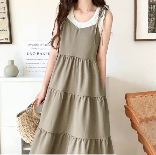 イエベ春/イエベ秋服　肩リボン付きティアードキャミソールワンピース