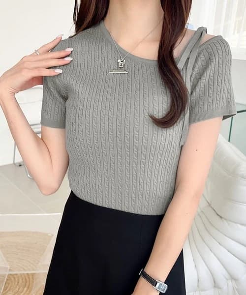 イエベ春/イエベ秋服　リボンネックケーブル編みニット