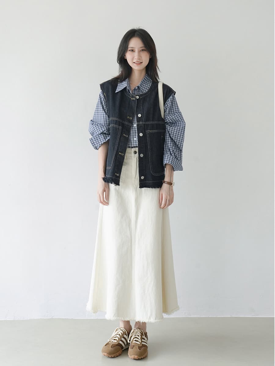 イエベ秋服　断ち切りフリンジ デニムベスト