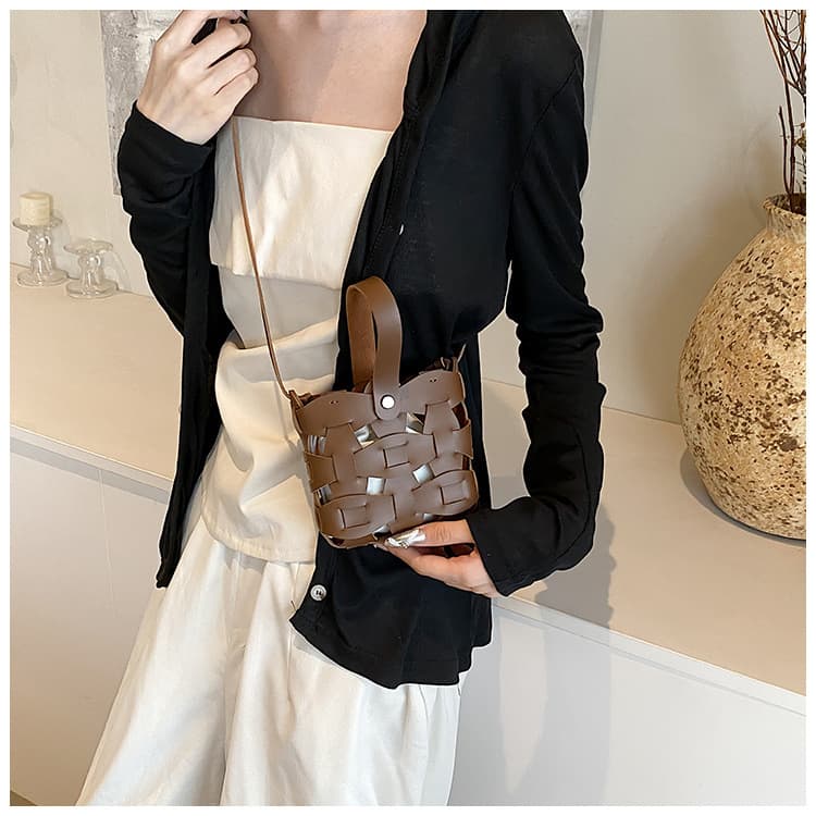 イエベ春/イエベ秋服　メッシュ編みレザー手提げバッグ