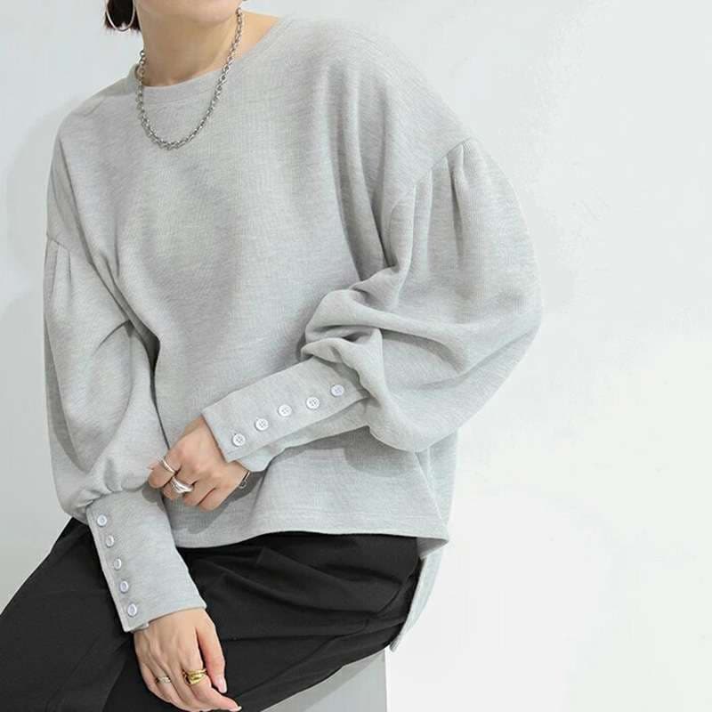 イエベ春/イエベ秋服　ボリューム袖ボタン付きプルオーバー