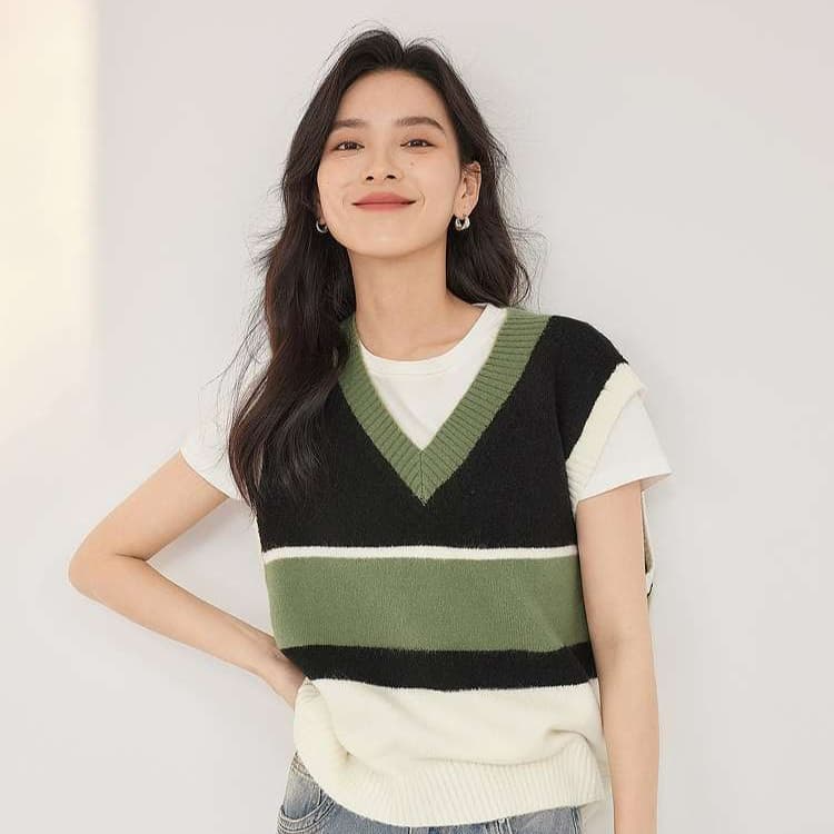 イエベ春/イエベ秋服　Vネック重ね着風ニットベスト
