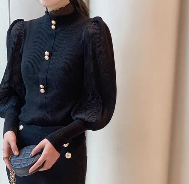 イエベ春/イエベ秋服　エレガントリブ編み立ち襟ブラウス