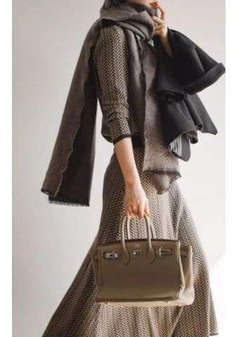 イエベ秋服　ニットトップス × スカート  セットアップ