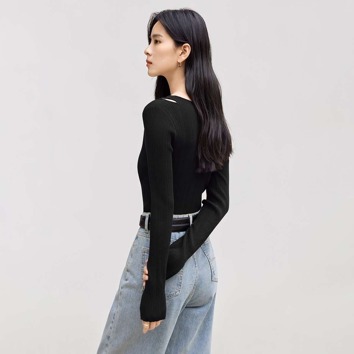 イエベ春服　ネックオフリブニット