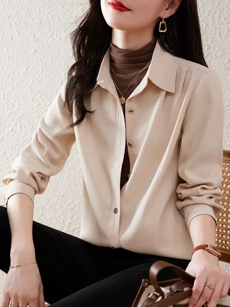 イエベ春/イエベ秋服 ディープカラー金ボタンシャツ