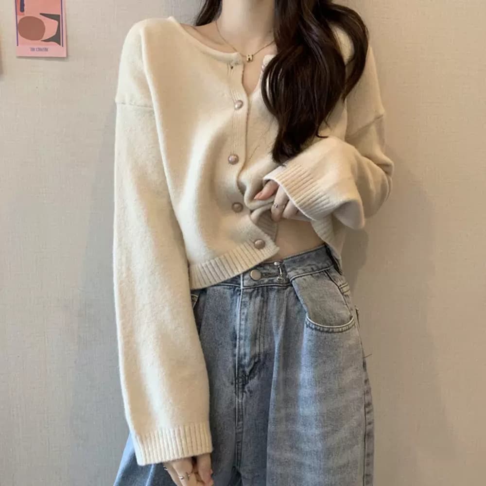 イエベ春/イエベ秋服 ボタン付きショートニット