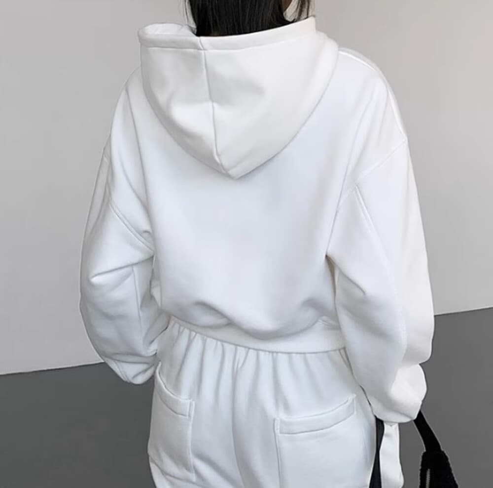 イエベ春服 ショート丈パーカー