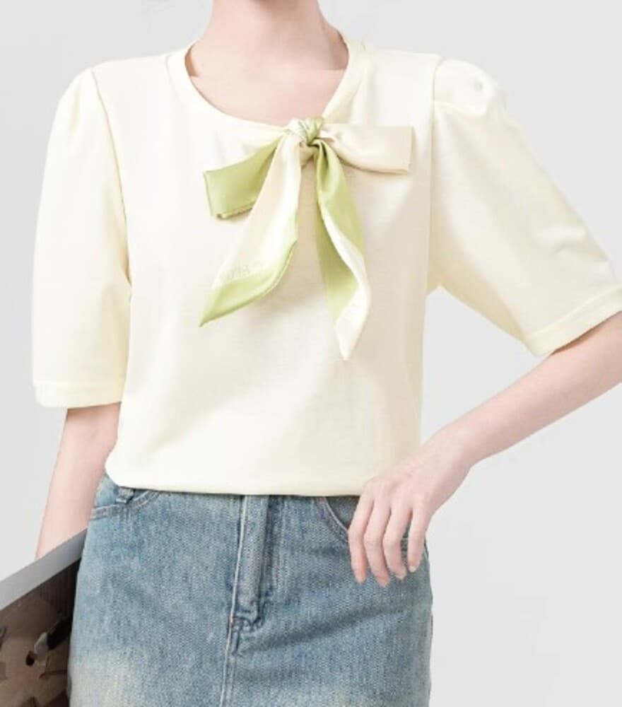 イエベ春服 リボン付き クロップドTシャツ