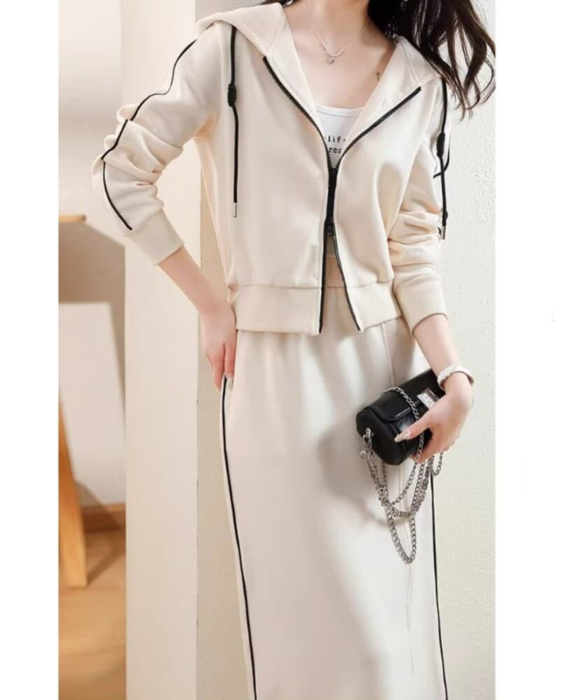 イエベ春/イエベ秋服 フード付きアウター +スリットスカート
