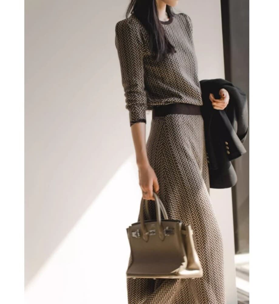 イエベ秋服 ニットトップス × スカート セットアップ