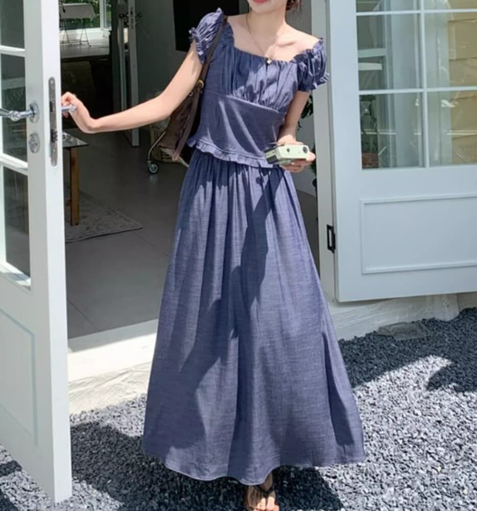 イエベ秋服 オフショルフリルワンピース