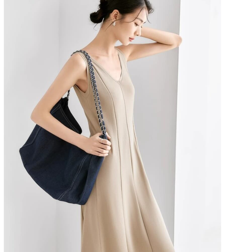 イエベ春/イエベ秋服 Vネックワンピース