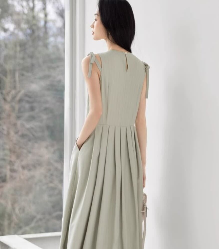 イエベ春服 ノースリーブワンピース