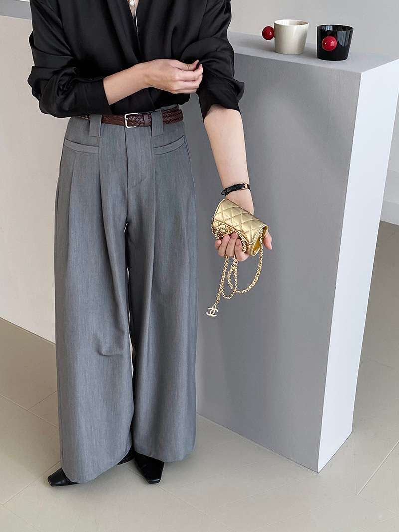 イエベ秋服 クラシカル艶めきワイドパンツ