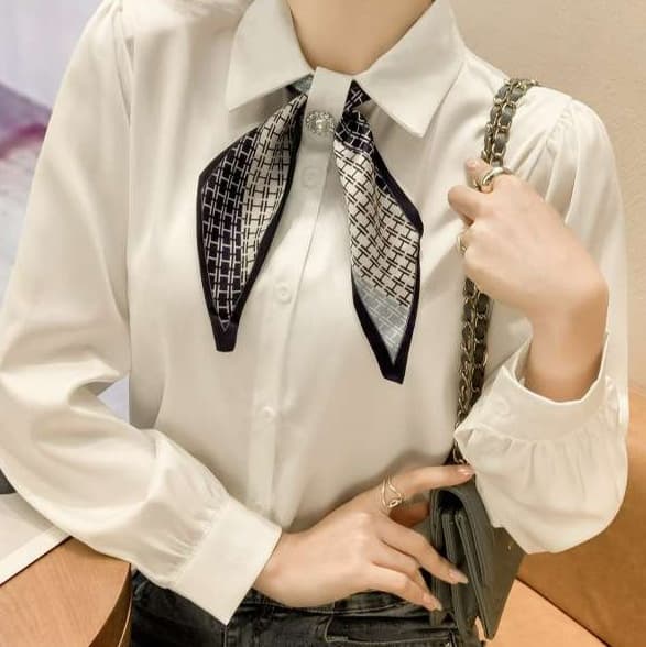 イエベ春/イエベ秋服 エレガントリボンタイ付シャツブラウス