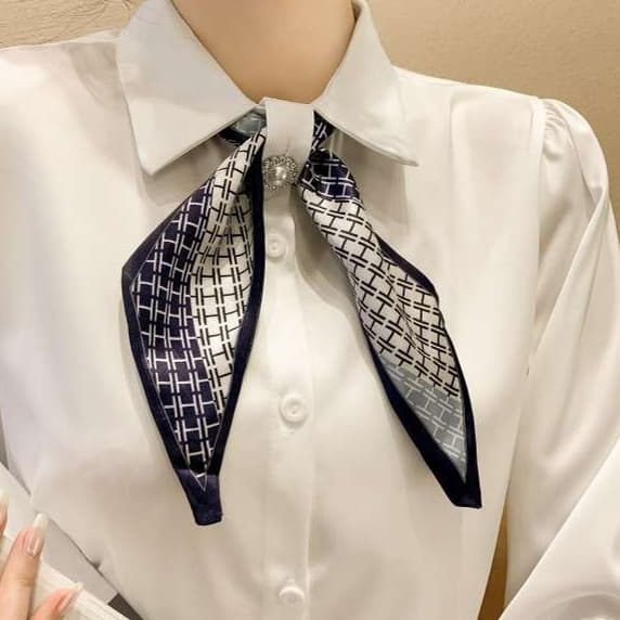 イエベ春/イエベ秋服 エレガントリボンタイ付シャツブラウス