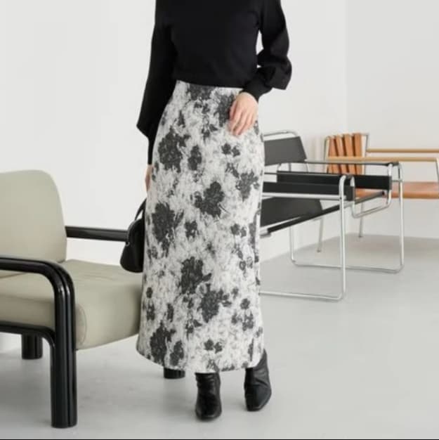 イエベ秋服 マーブル柄ロングスカート