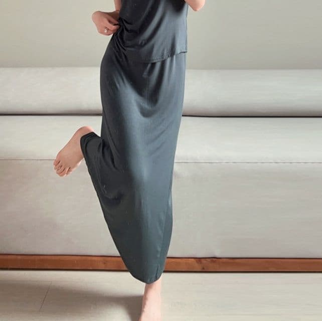 イエベ春/イエベ秋服 しなやかマキシタイトスカート