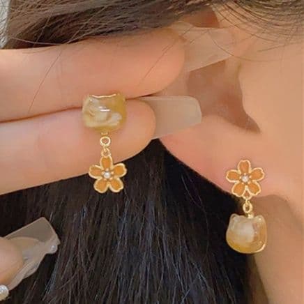 イエベ春/イエベ秋服 猫と桜モチーフ アシンメトリーピアス アクセサリー