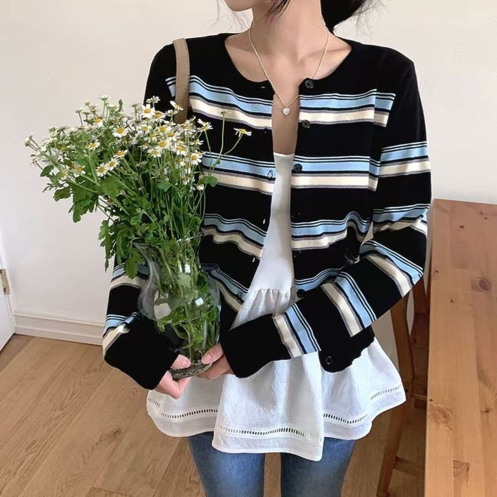 イエベ秋服 ボーダー柄ニット