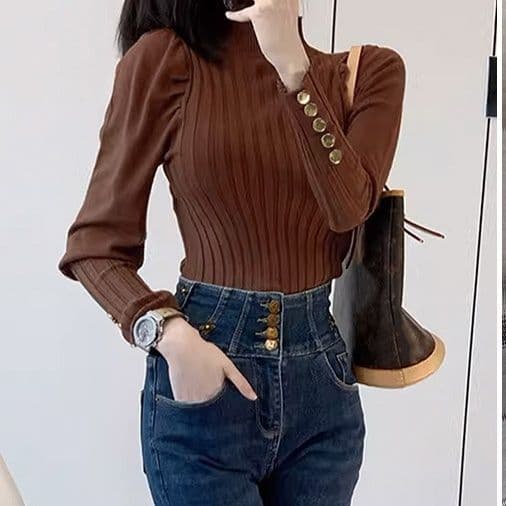 イエベ春/イエベ秋服 金ボタン付きハイネックニットトップス