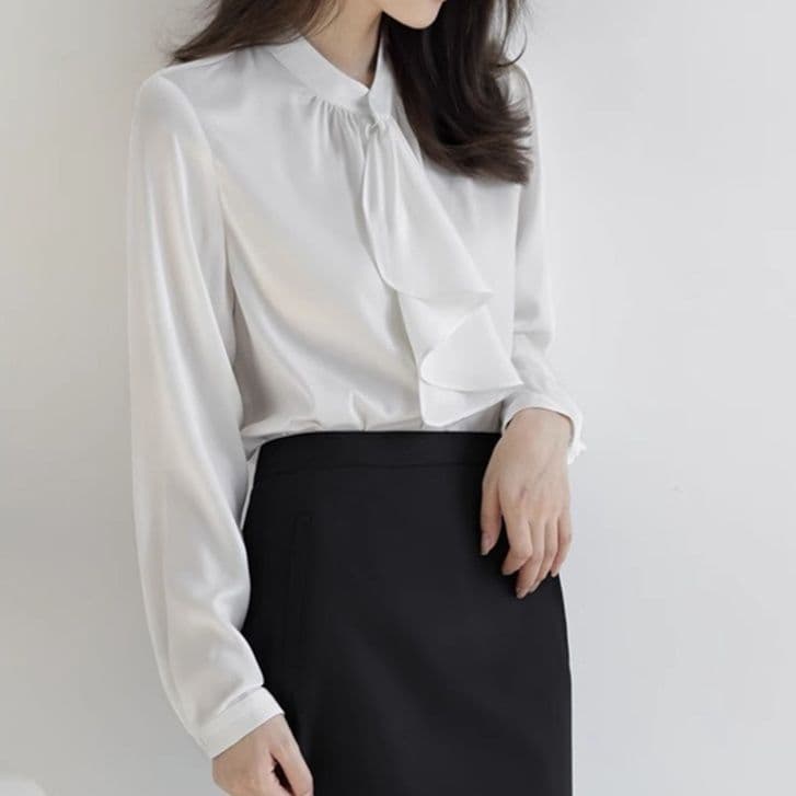 イエベ春服 上品なボウタイ付き長袖ブラウス