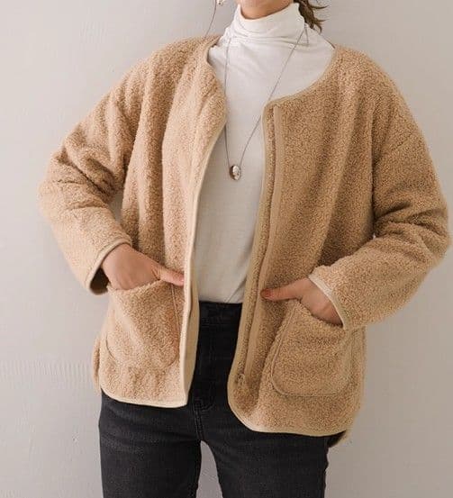 イエベ春/イエベ秋服 もこもこボア素材ノーカラージップジャケット