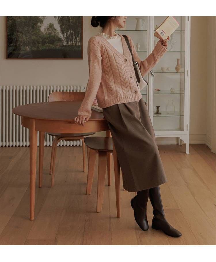 イエベ春/イエベ秋服 上品な女性らしさを演出するハイウエストガウチョパンツ