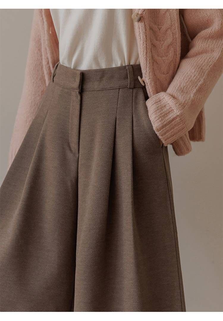 イエベ春/イエベ秋服 上品な女性らしさを演出するハイウエストガウチョパンツ
