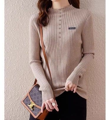 イエベ春/イエベ秋服 リブ編み前開きボタン付きハイネックニット