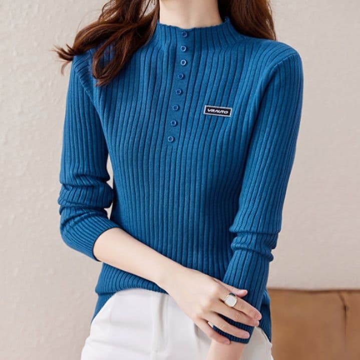 イエベ春/イエベ秋服 リブ編み前開きボタン付きハイネックニット