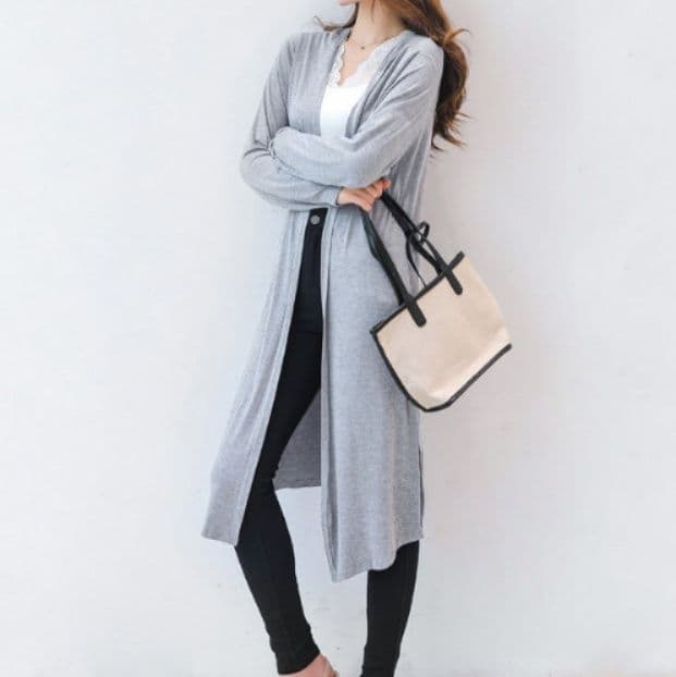 イエベ春/イエベ秋服 上品なロング丈ニットカーディガン