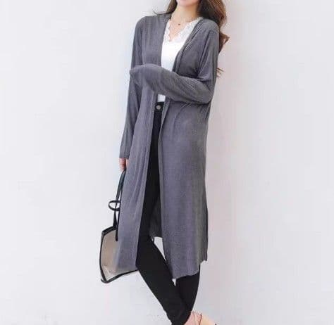 イエベ春/イエベ秋服 上品なロング丈ニットカーディガン
