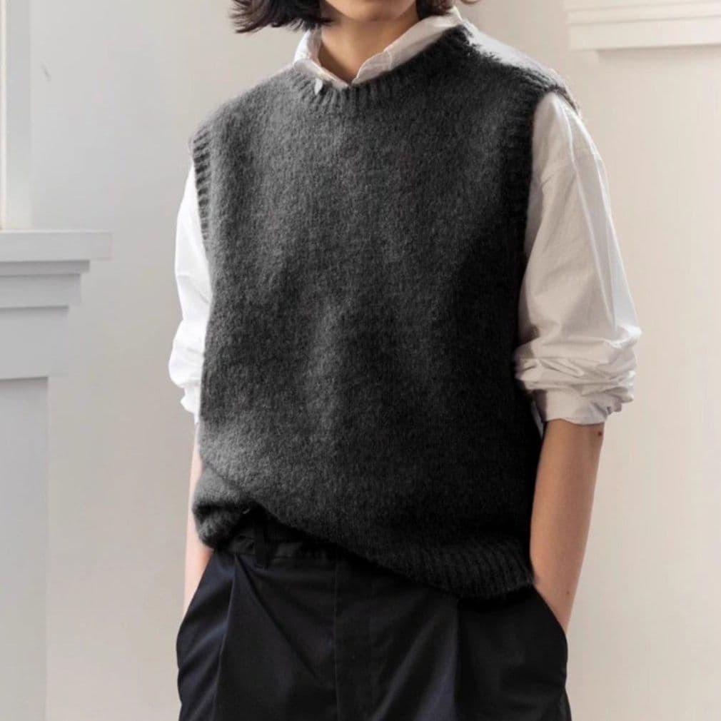 イエベ春/イエベ秋服 重ね着が楽しめる袖なしニットベスト