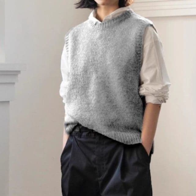イエベ春/イエベ秋服 重ね着が楽しめる袖なしニットベスト