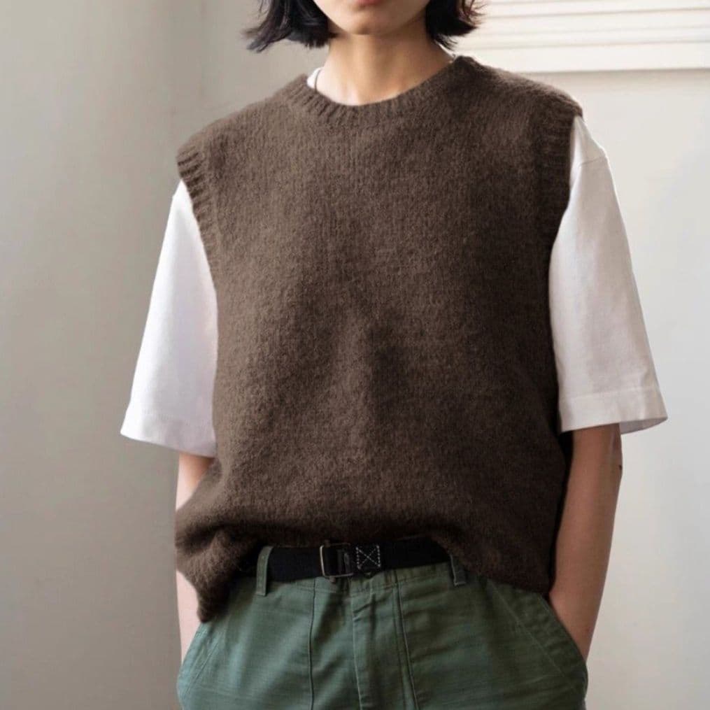 イエベ春/イエベ秋服 重ね着が楽しめる袖なしニットベスト