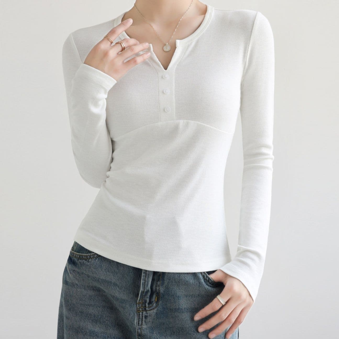 イエベ春服 ヘンリーネックリブ編み長袖Tシャツ