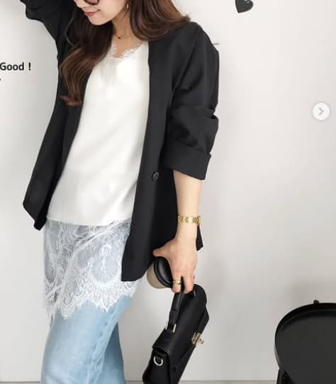イエベ春/イエベ秋服 アシンメトリー レース飾り 半袖Tシャツ