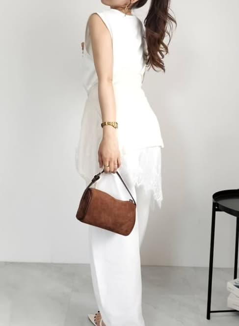 イエベ春/イエベ秋服 アシンメトリー レース飾り 半袖Tシャツ