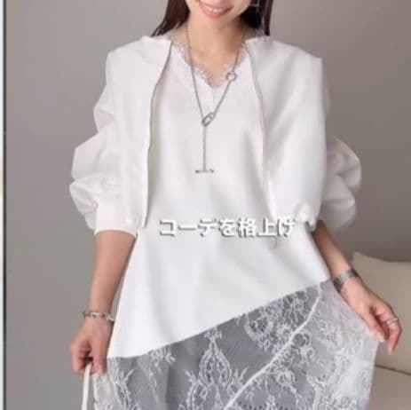 イエベ春/イエベ秋服 アシンメトリー レース飾り 半袖Tシャツ