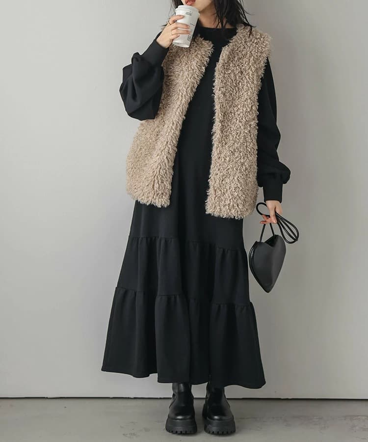 イエベ春/イエベ秋服 ぽわん袖ティアードニットワンピース