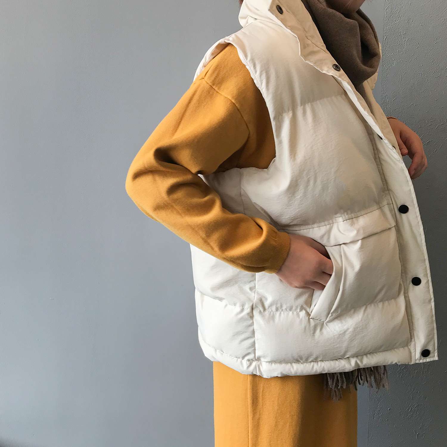 イエベ春服 柔らか素材のボリュームダウンベスト