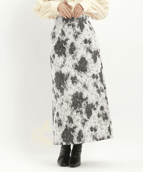 イエベ秋服 マーブル柄ロングスカート