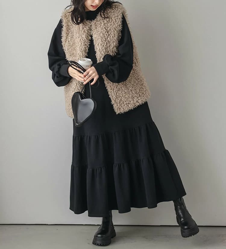 イエベ春/イエベ秋服 ぽわん袖ティアードニットワンピース