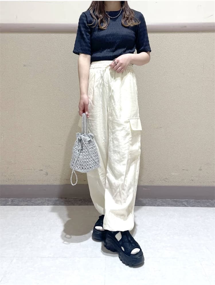 イエベ春/イエベ秋服 立体模様のシャーリングトップス