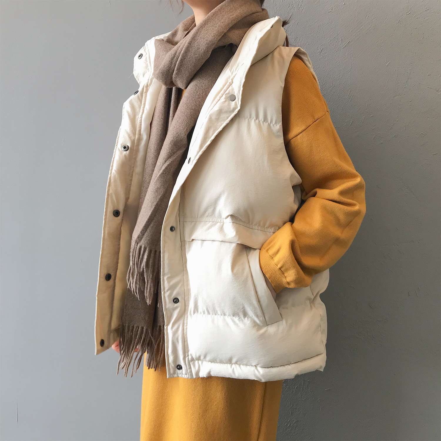 イエベ春服 柔らか素材のボリュームダウンベスト
