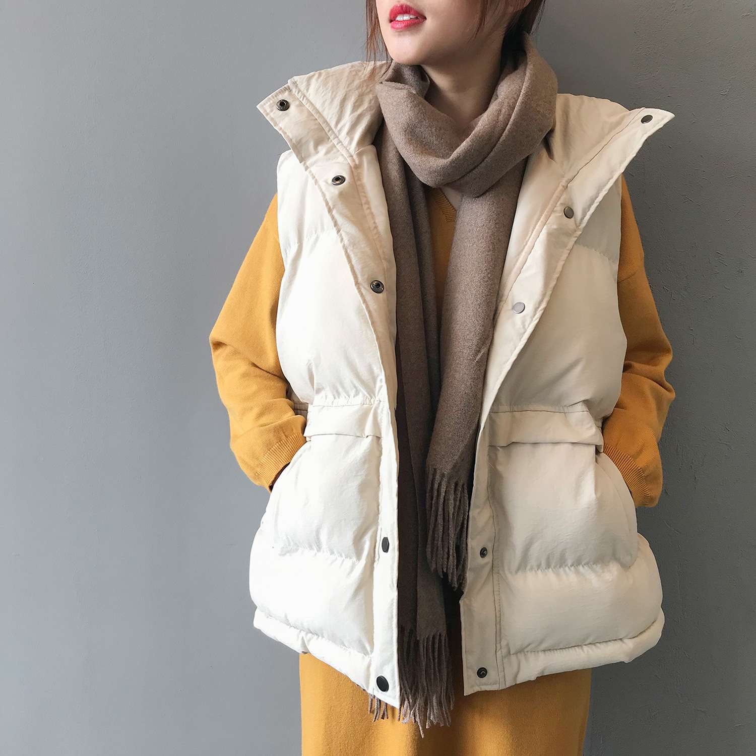 イエベ春服 柔らか素材のボリュームダウンベスト