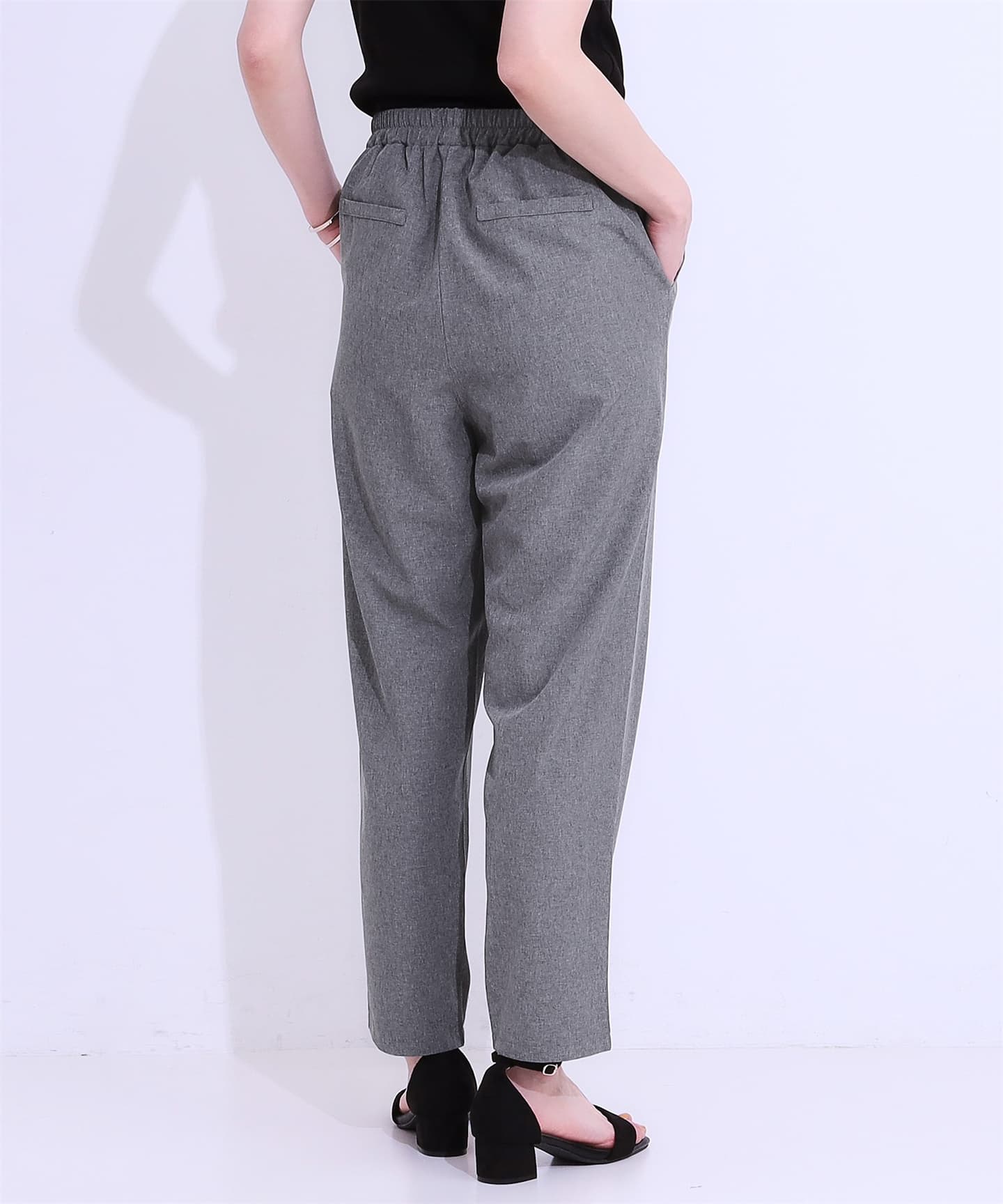 イエベ春/イエベ秋服 やわらか仕立て上品テーパードパンツ