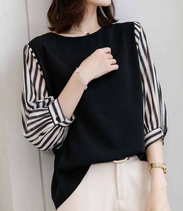 ぽわん袖シフォンシャツ